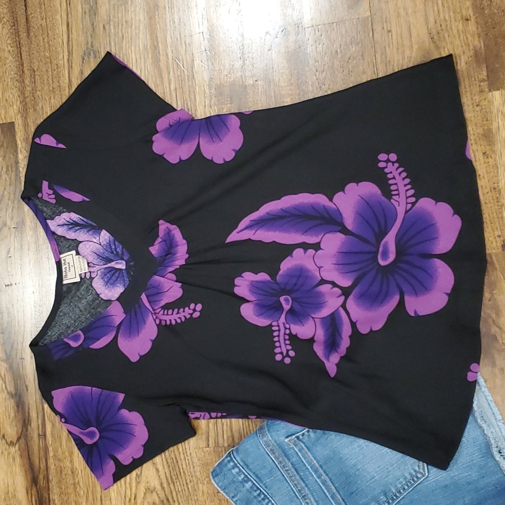 Womens Aloha Hut Hawaii black & purple floral v neck top size M